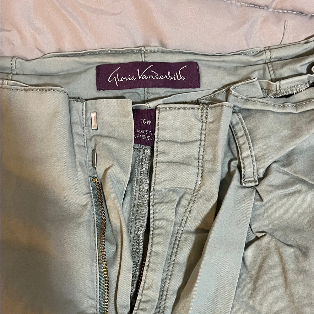Gloria Vanderbilt Soft Gray Trousers